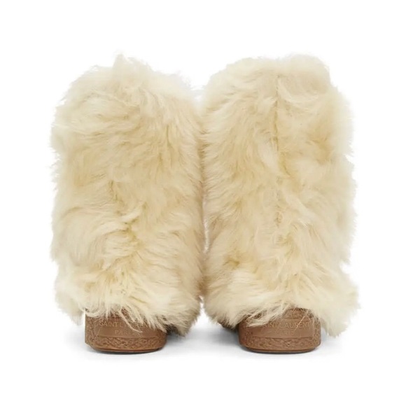 Yves Saint Laurent Beige fur boots. - Picture 7 of 10